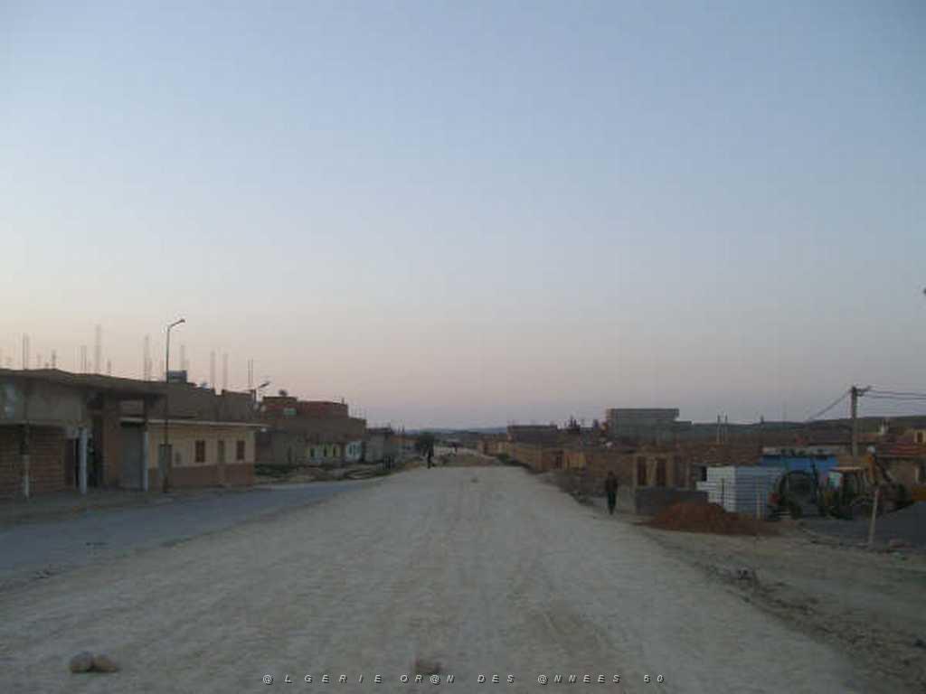 IMGP4100 derriere les deux ecoles  sur l'emplacement de la voie de ch de fer en allant vers l'oued en bordure de la gendarmerie.jpg